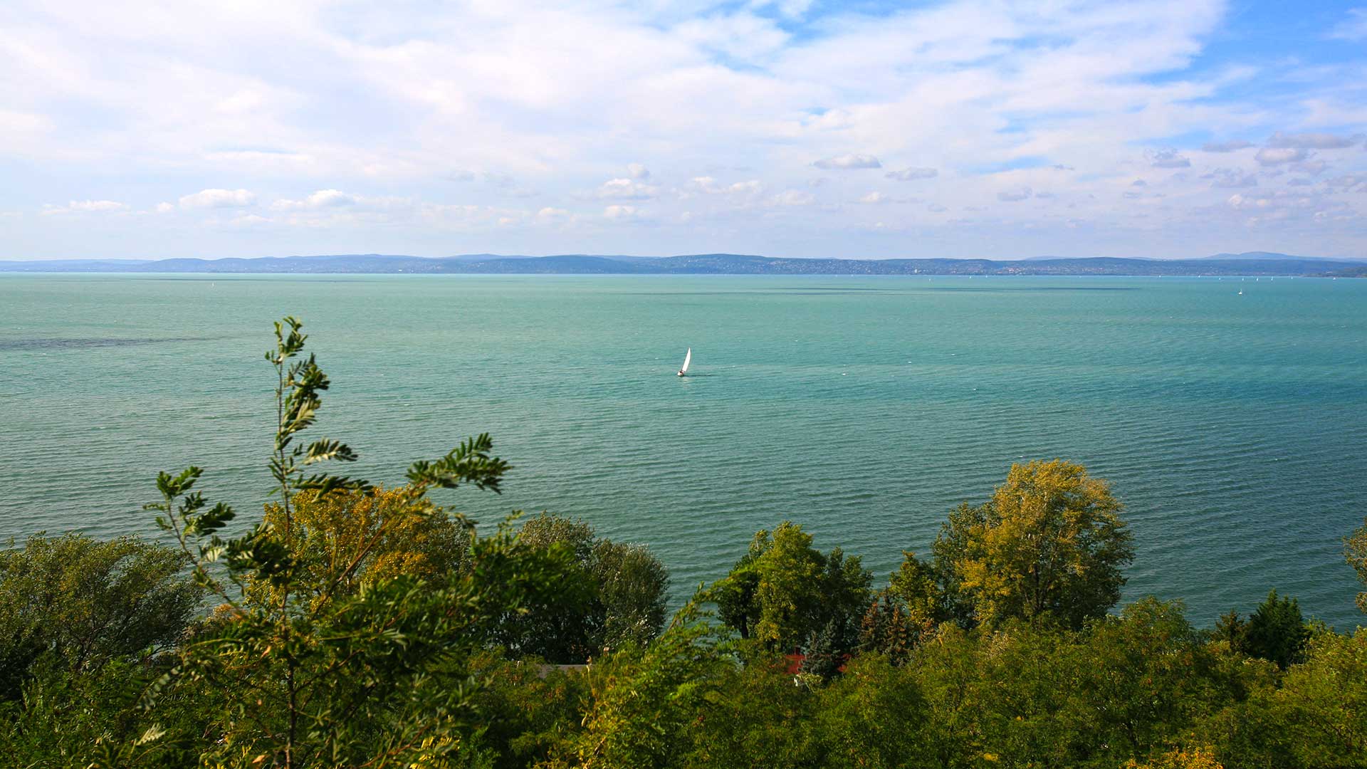 Panorámás eladó ingatlanokat keresek, Vevőim részére, a Balatonnál