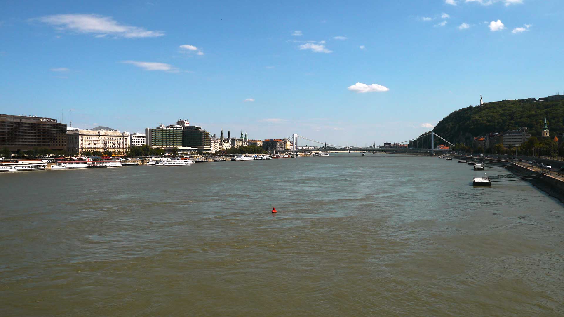 Balatoni panorámás lakóházat venne, vagy cserélne