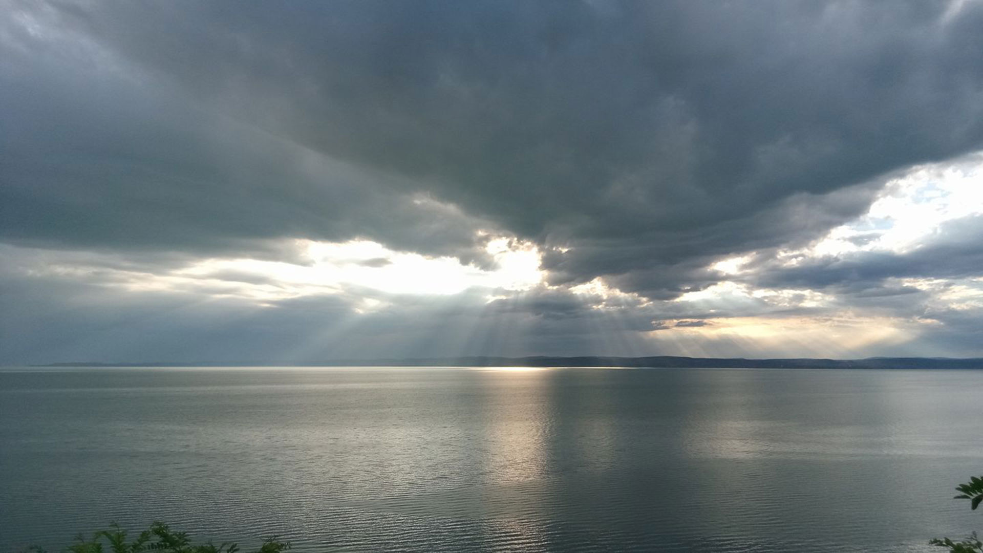 Ilyen balatoni panorámában gyönyörködhet