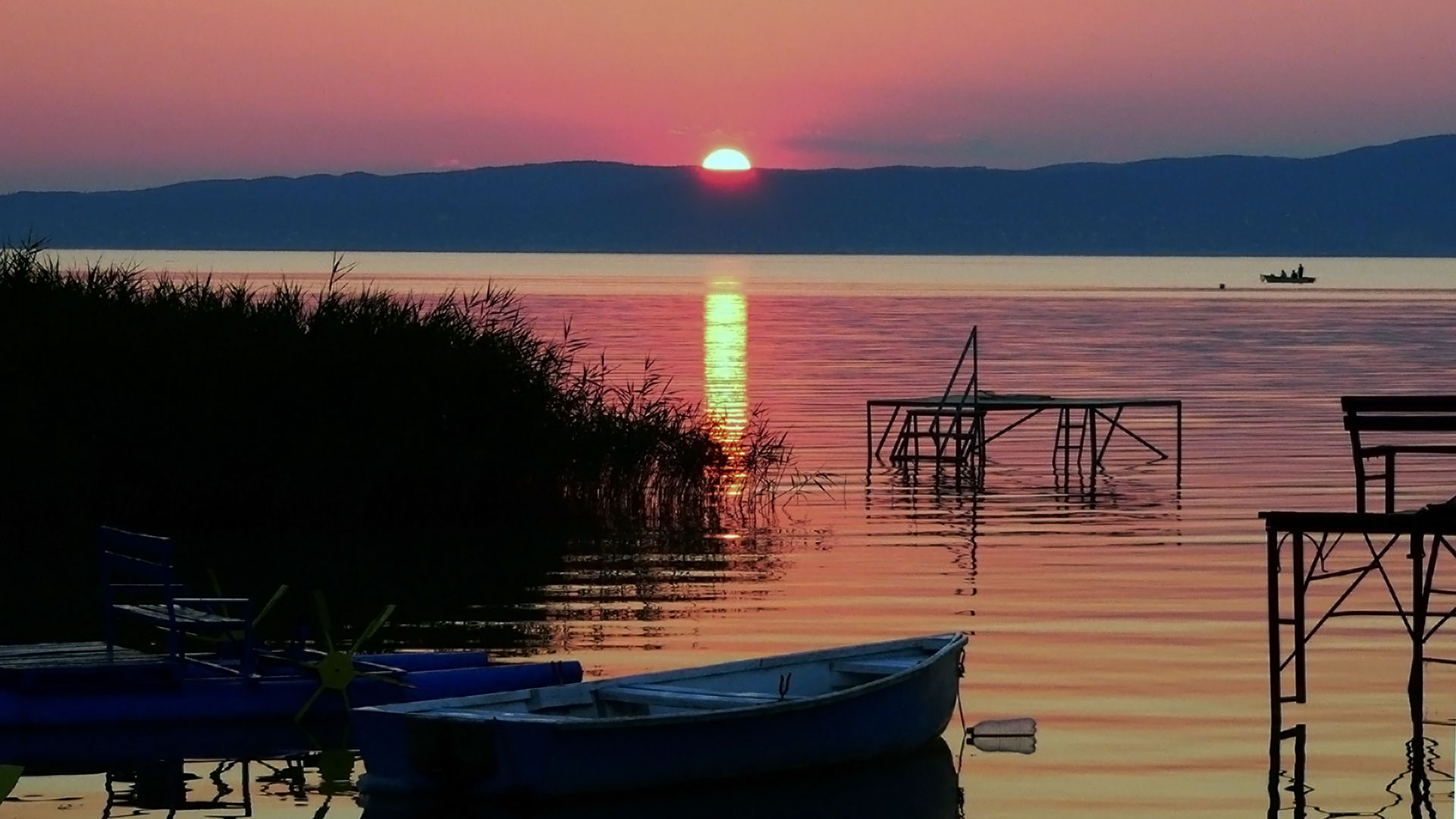 Minden este, naplemente. Aranyhíd, naplemente a Balatonon