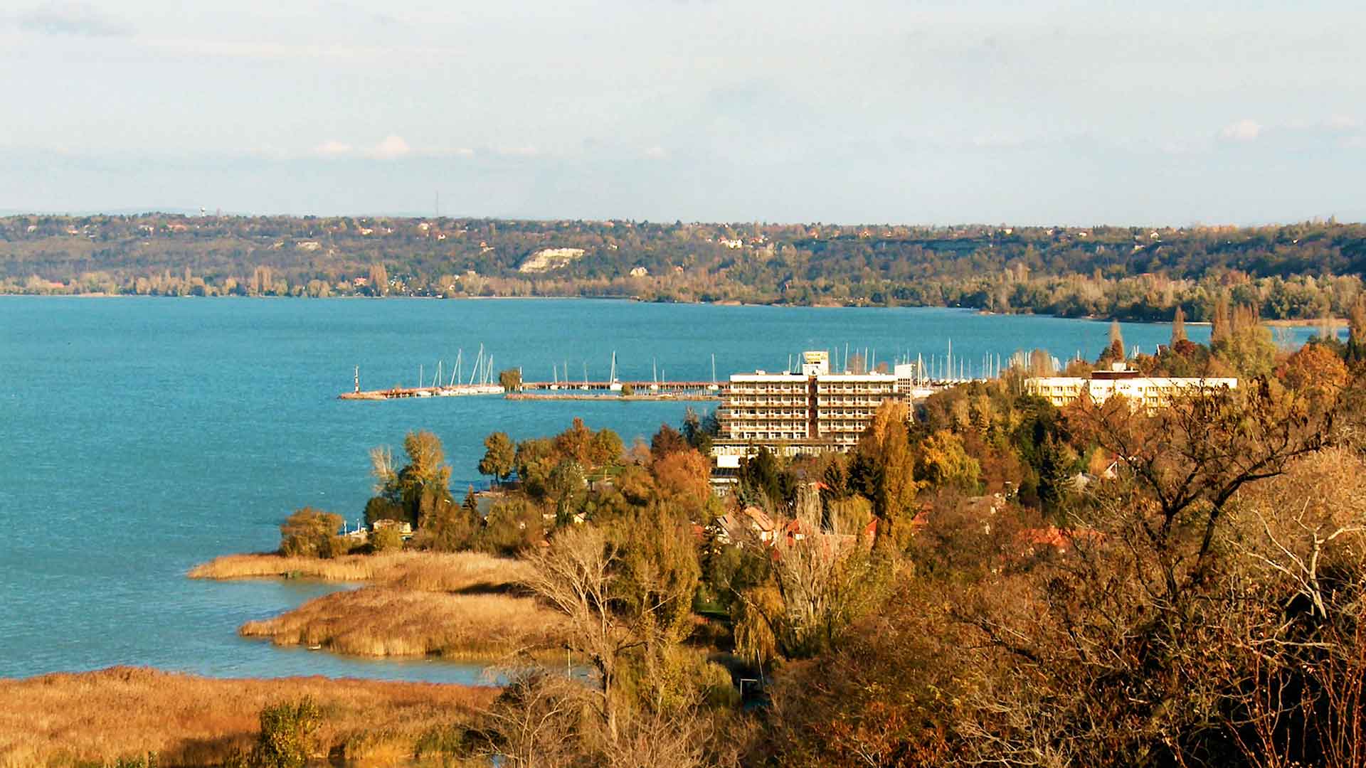 Balatonvilágos, balatonakarattyai sarok. Ez aztán a balatoni panoráma