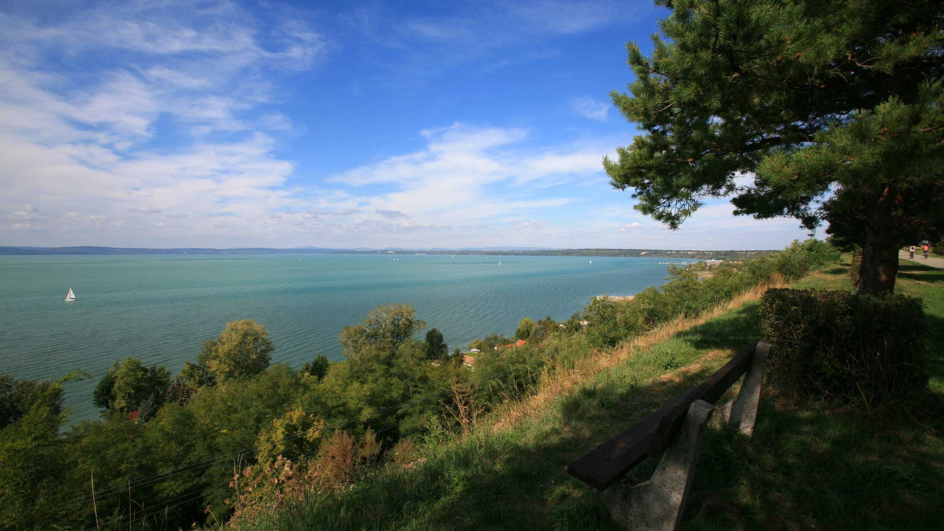 Csók István sétány, Balatonvilágos. Ha járt itt egyszer, többé el nem felejti.