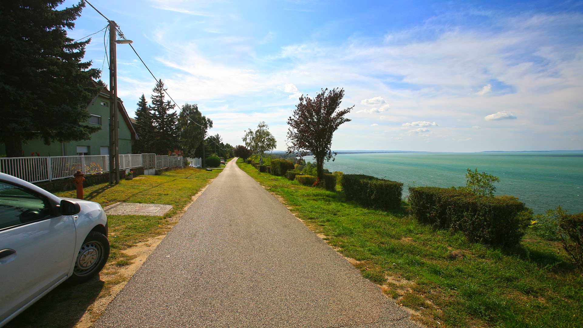 Balatonvilágos, Csók István sétány.