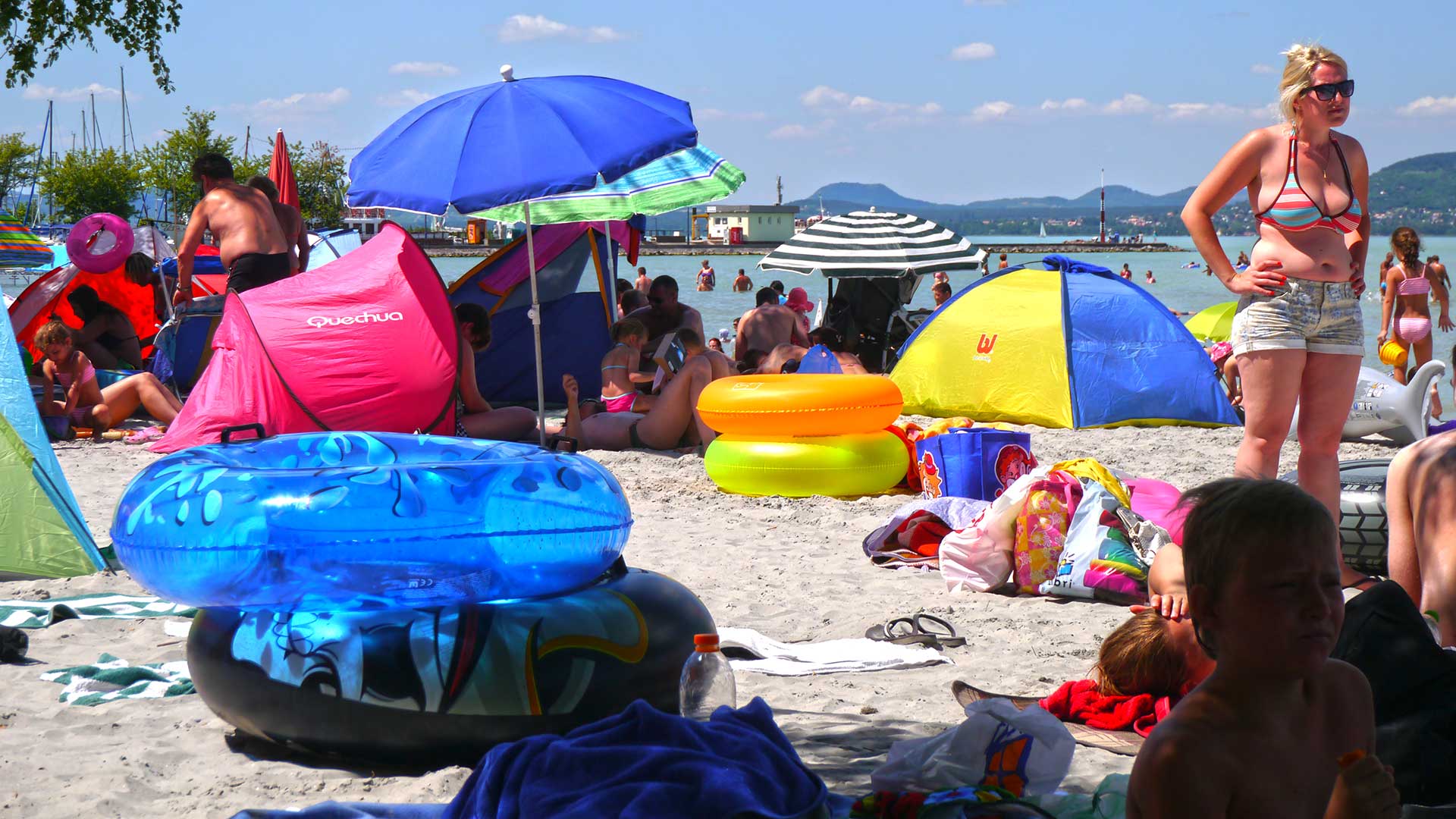 Balatonlelle, Napfény strand.