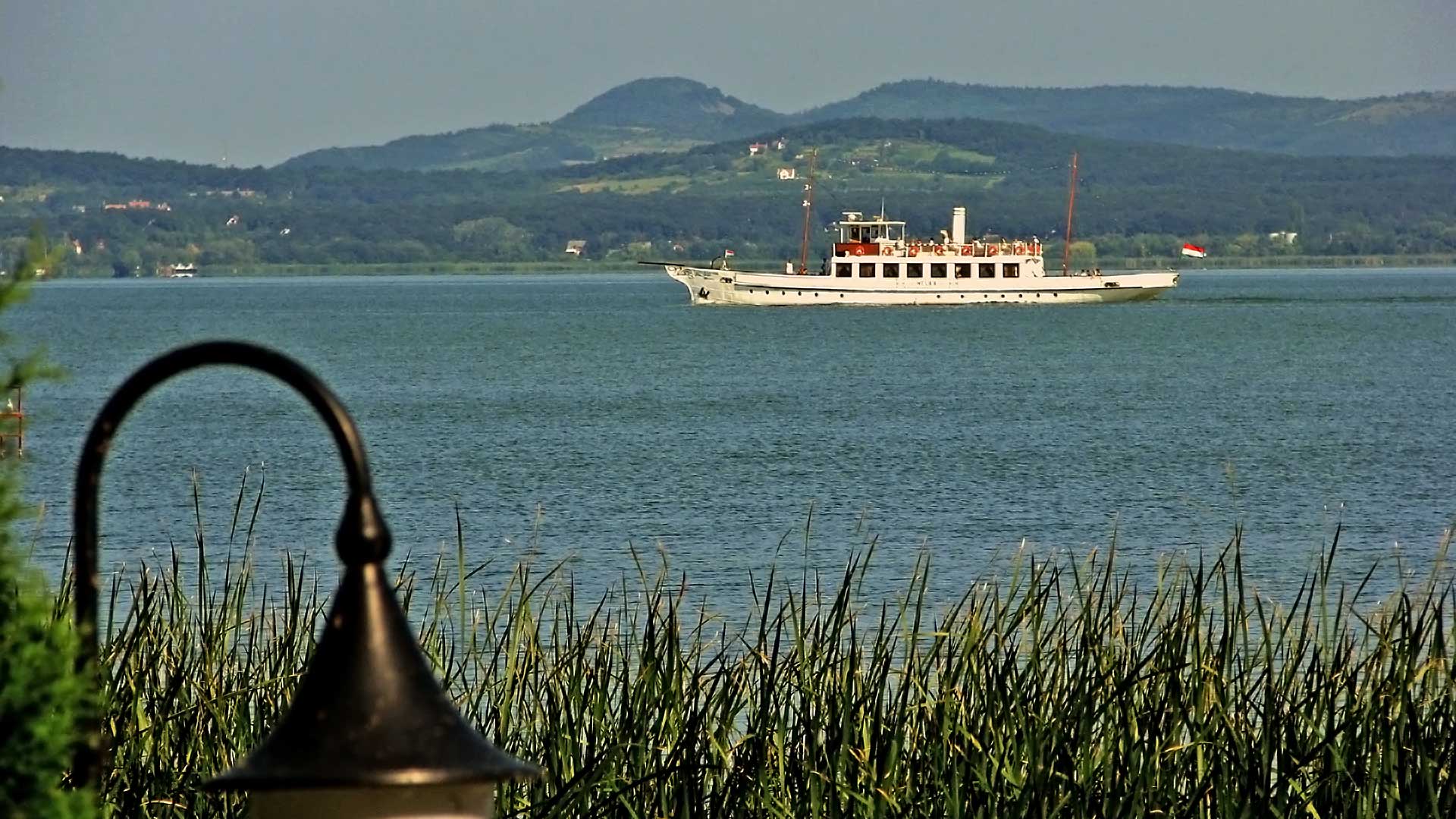 A Balaton legromantikusabb hajója. 3 készült belőle: Helka, Kelén, Jókai