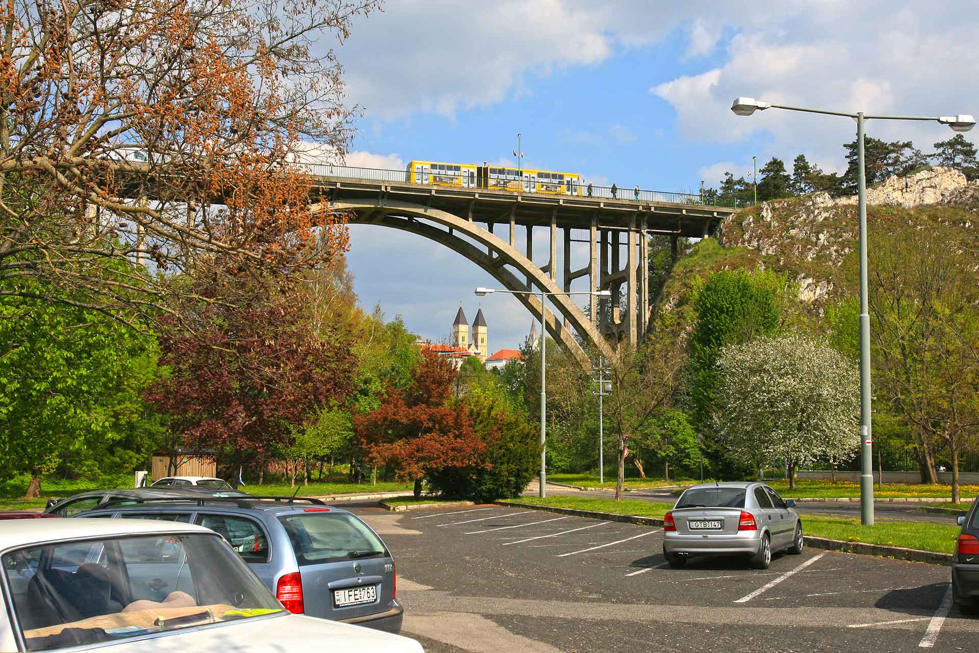 Veszprém, Viadukt. Tervezte: Folly Róbert. Épült: 1937-ben.