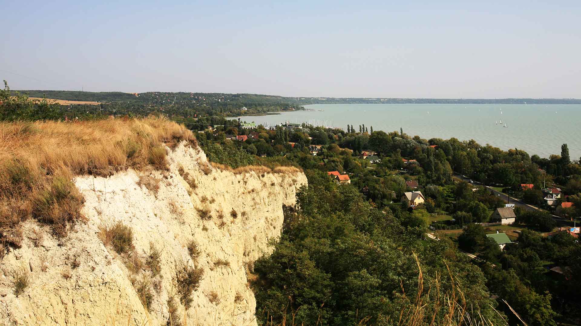 Balatonkenesén eladó nyaralót, házat, telket, vízparti ingatlant keresek Vevőimnek