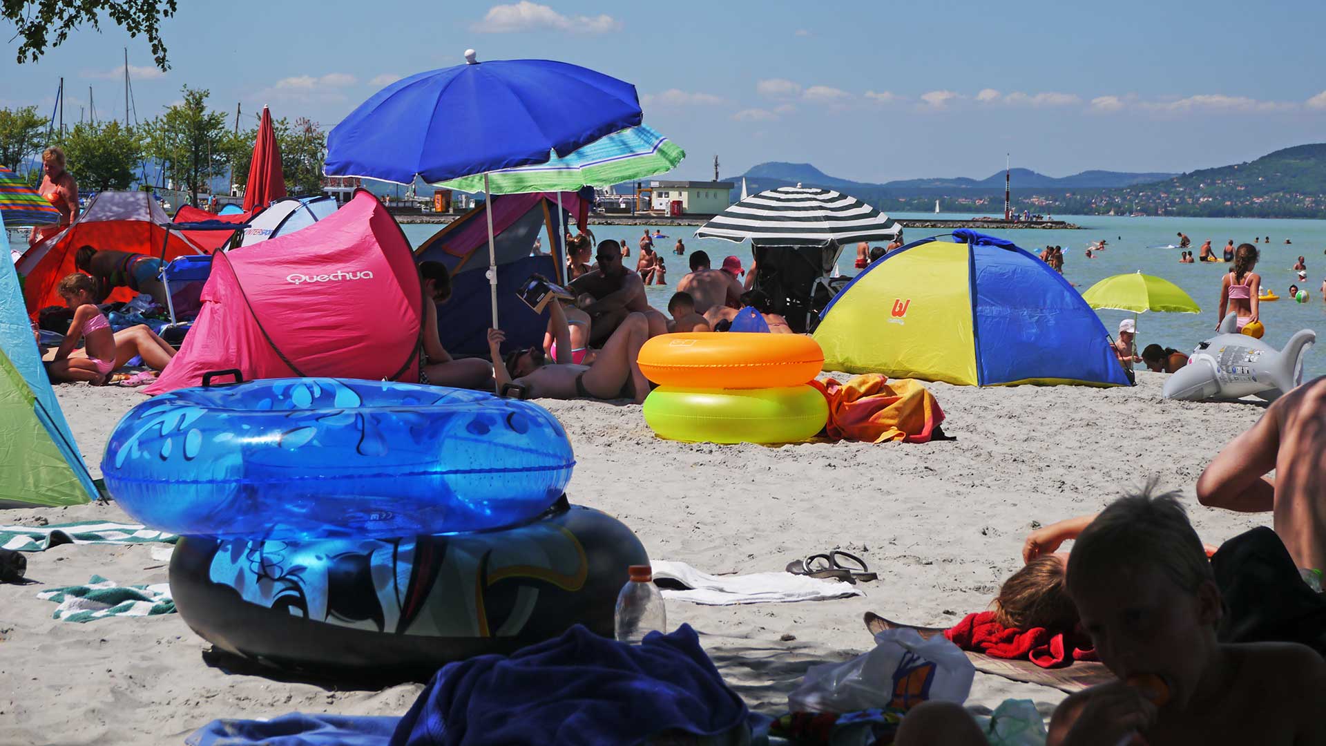 Balatonlellén eladó házat, nyaralót, üdülőt, vízparti ingatlant keresek Vevőimnek.