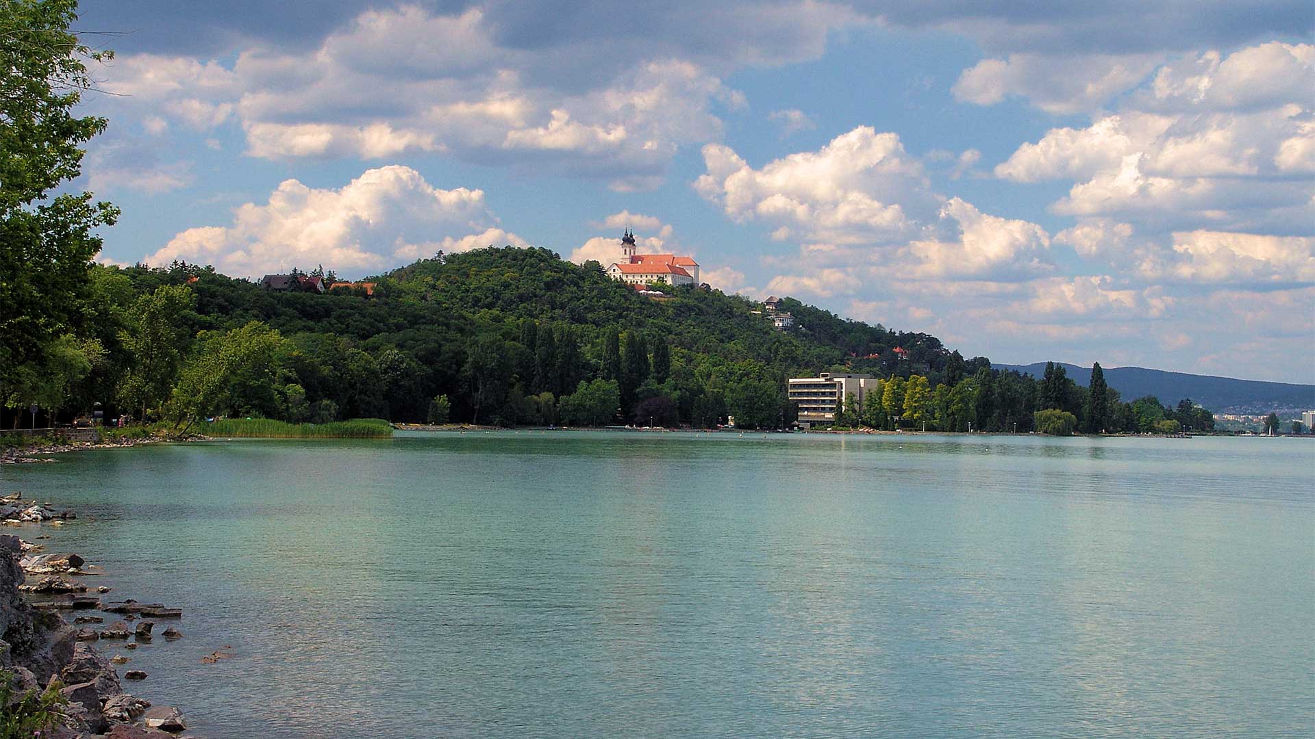 Tihanyban eladó házat, lakást, nyaralót, üdülőt, telket, panorámás ingatlant keresek Vevőim részére