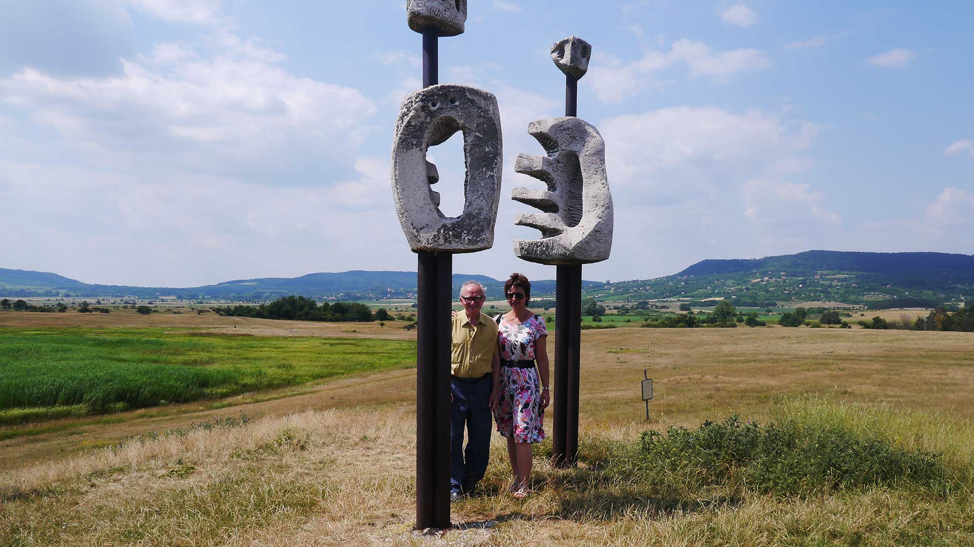 Balaton-felvidéken, eladó lakóházat, parasztházat, nyaralót, telket keresek Vevőim részére