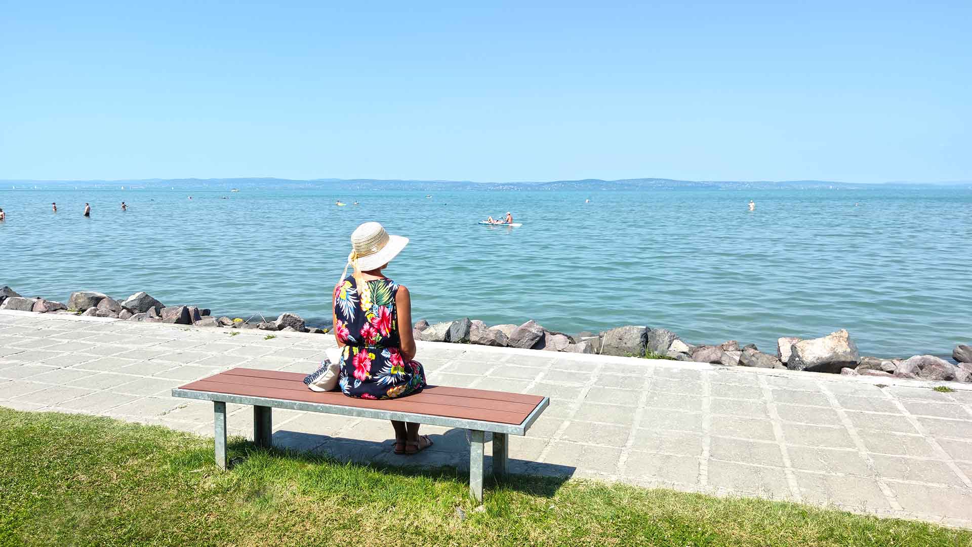 Felüdülés télen - nyáron. A Balaton déli partja, alkalmas a kisgyermekek fürdőzésére