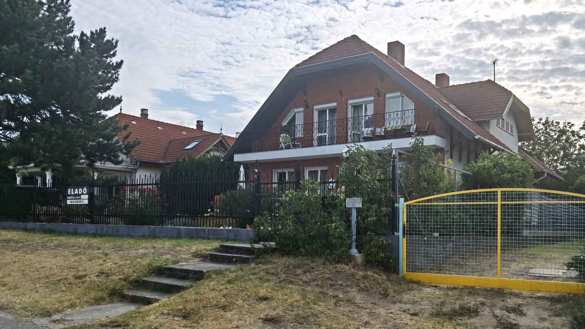 Örökpanorámás panzió, Balatonvilágoson eladó