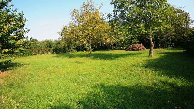 Eladó balatoni telek, építési telek a Balatonnál