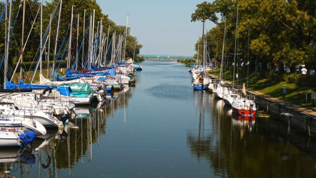 Balatonmáriafürdőn, eladó házat, lakást, nyaralót, üdülőt, telket, vízparti ingatlant keresek Vevőim részére