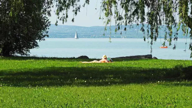 Sajnos nem juthat mindenkinek közvetlen vízparti telek a Balatonnál.