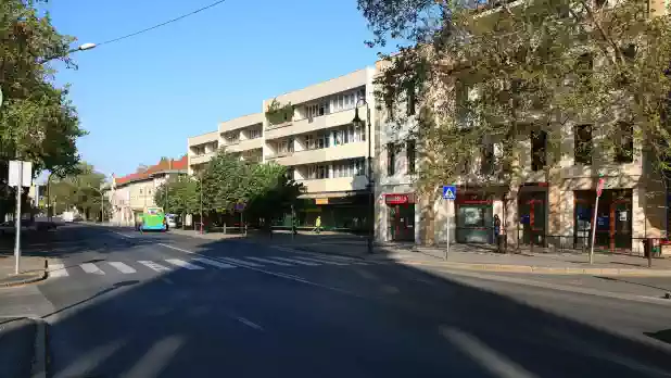 Siófok, Fő utca 47 sz. társas lakások