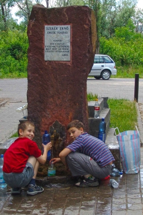 Balatonfüred, az egyik füredi ásványvíz forrással.